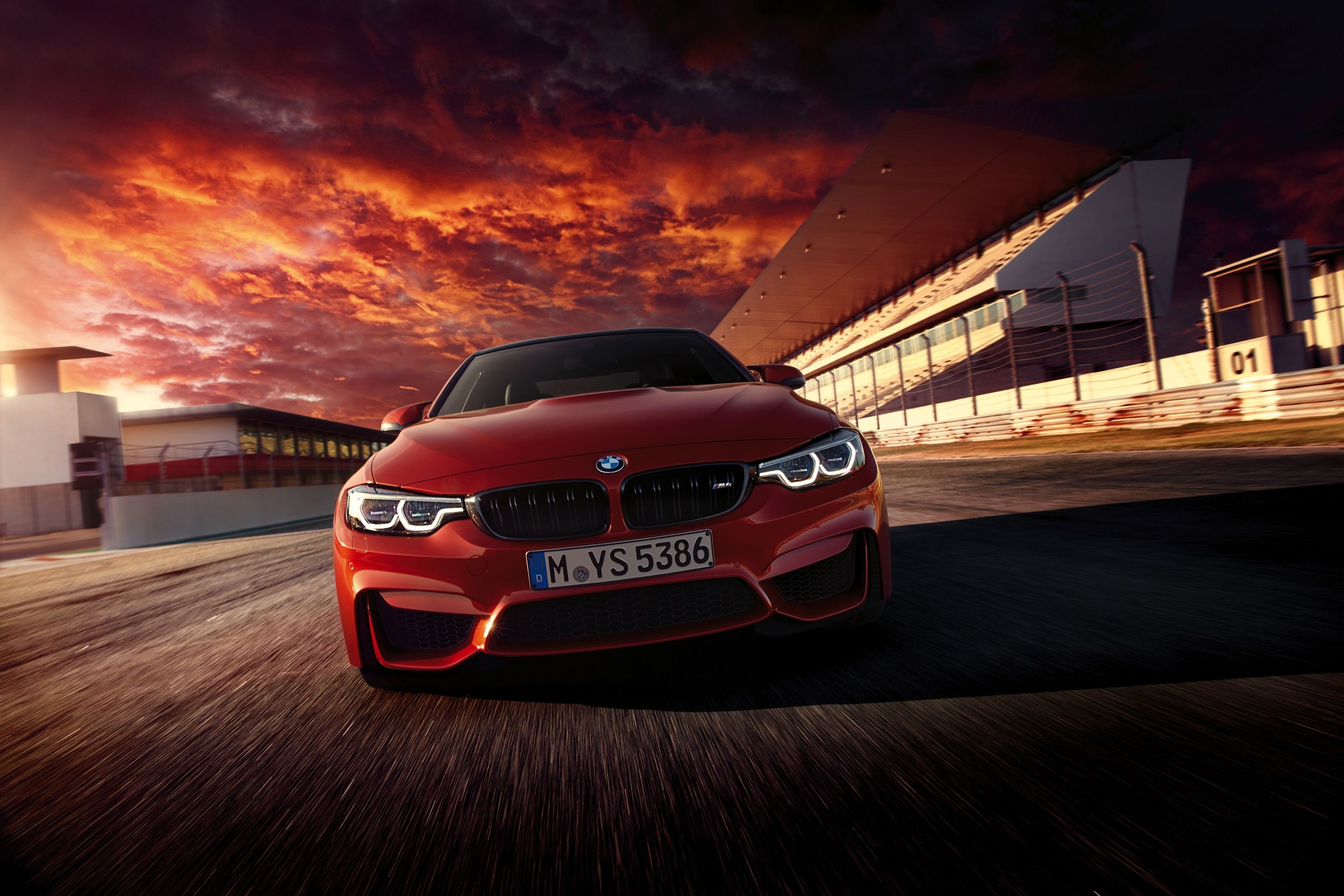 BMW M4 (F82), Rotes Auto, Rennstrecke, Dramatischer Himmel, Sonnenuntergang, Full-HD-Hintergrund