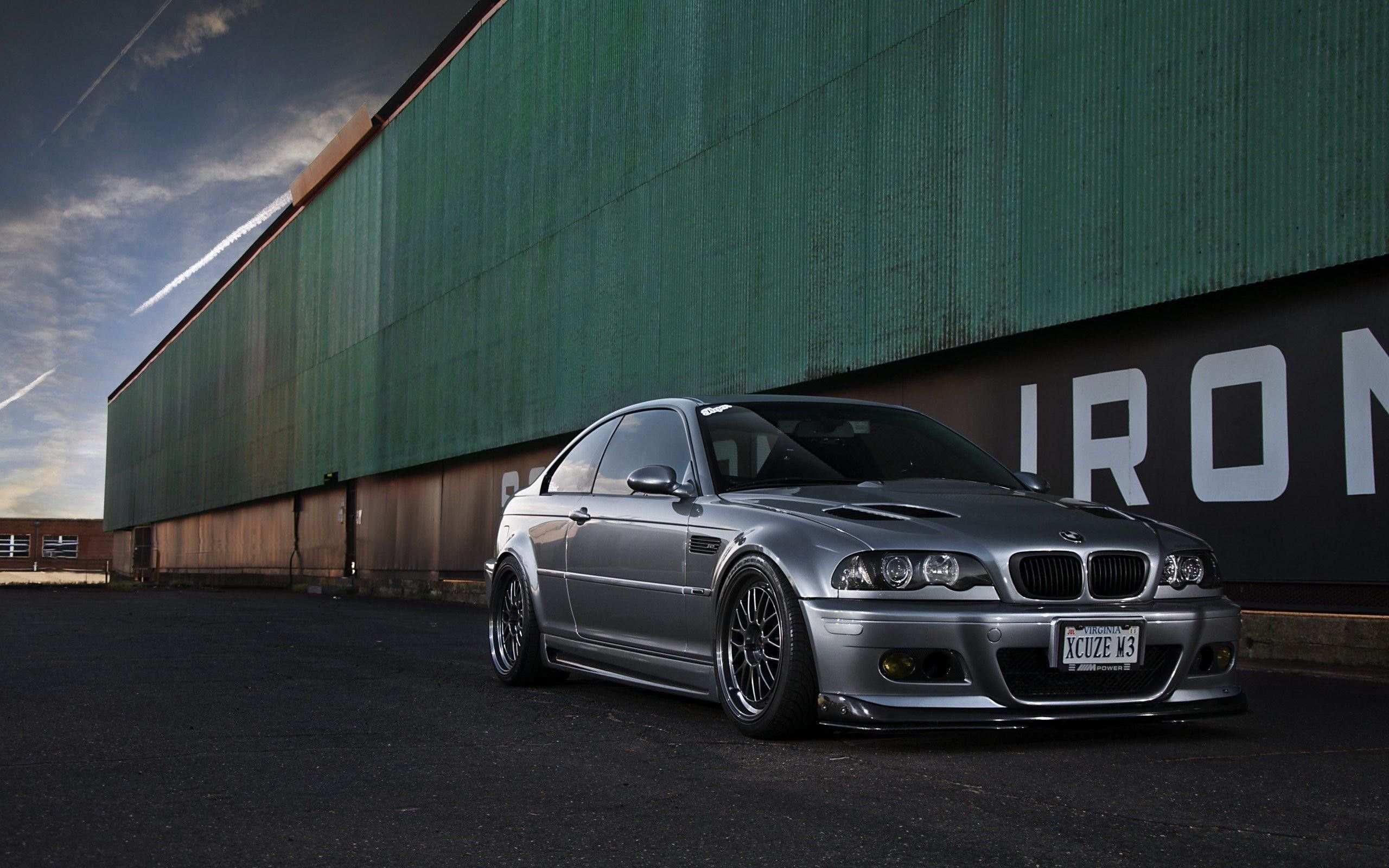 BMW M3 (E46), Silbernes Auto, Lagerhalle, Coupé, Klassiker, 2K, MacBook-Hintergrundbild