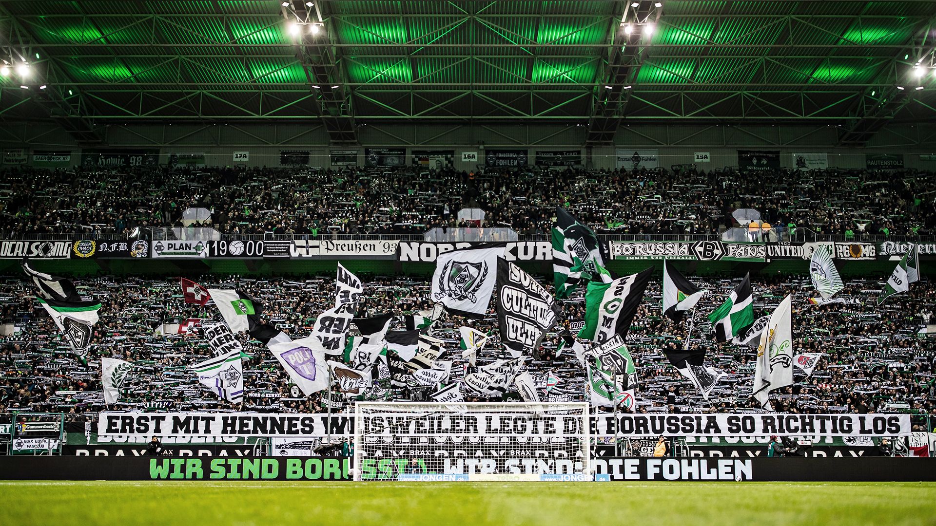 Borussia Mönchengladbach, Nordkurve, Fahnenmeer, Fans, Spruchband, Full-HD-Hintergrundbild für PC