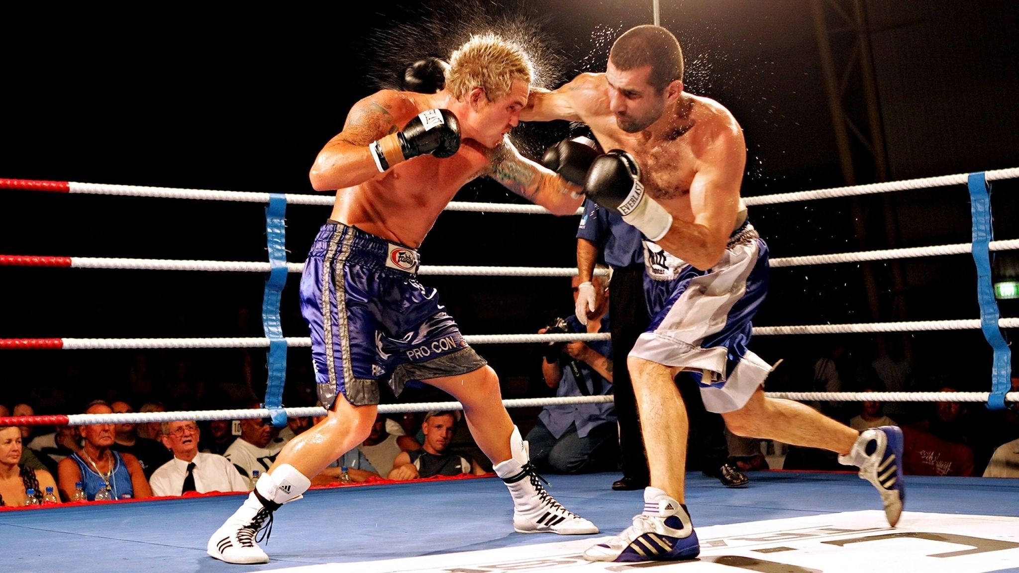 Boxkampf, Boxring, Schweißtropfen, Arena, Profiboxen, 16:9, Full-HD-Hintergrundbild für den Desktop