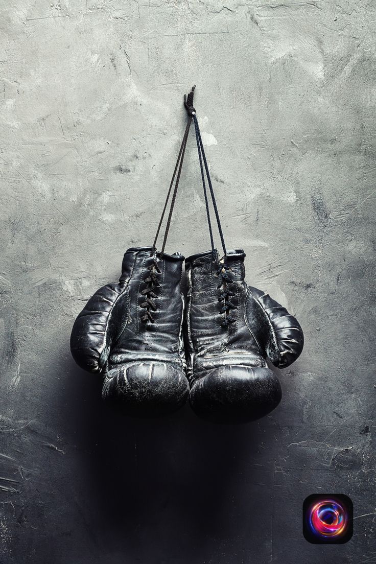 Boxhandschuhe, Hängend, Betonwand, Hochformat, HD, Hintergrundbild fürs Handy