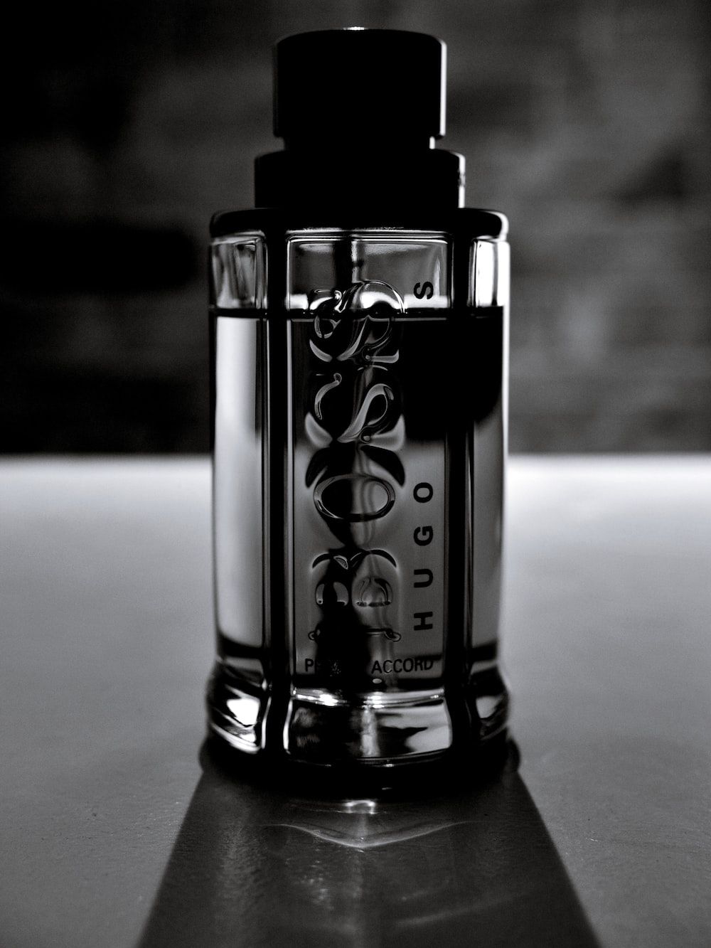 Boss The Scent, Hugo Boss, Parfümflakon, Herrenduft, Dunkel, HD, Tablet-Hintergrund