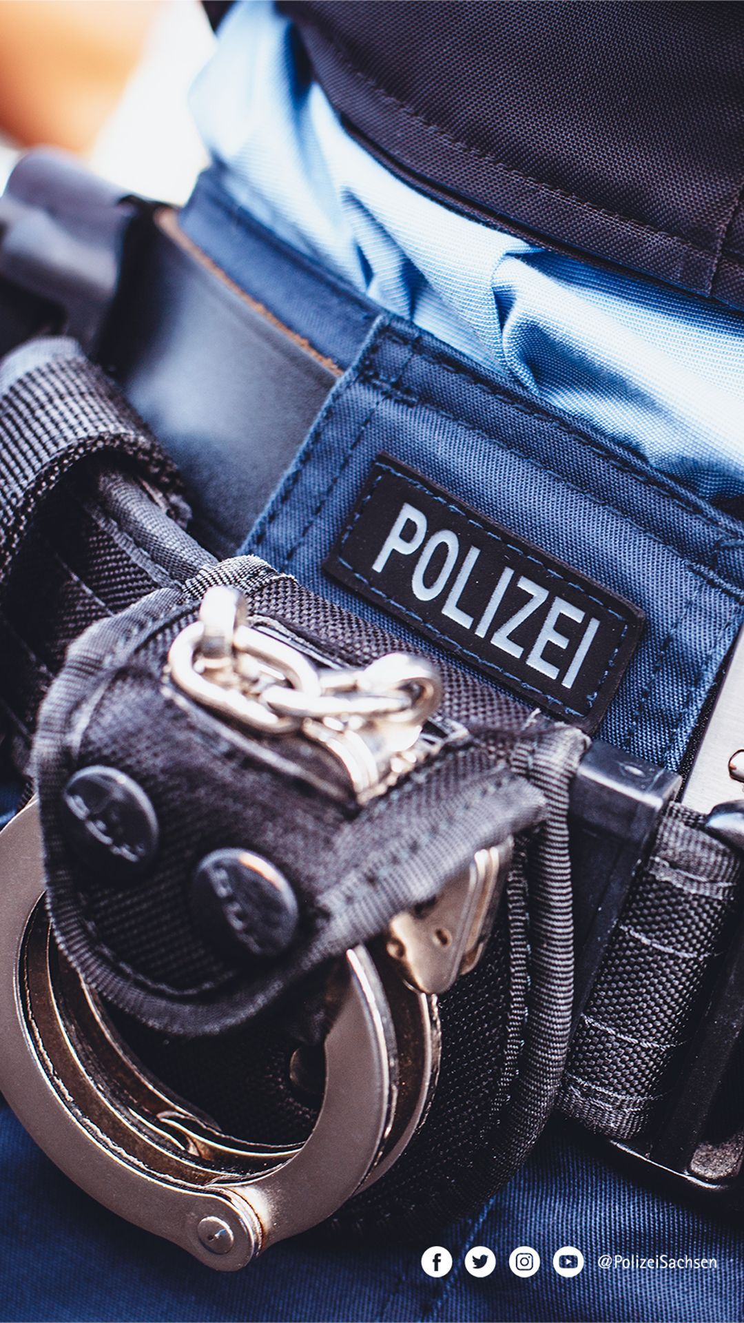 Polizei, Handschellen, Uniform, Nahaufnahme, Full HD, Sperrbildschirm fürs iPhone