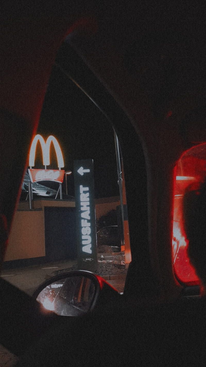 McDonald's-Logo, Leuchtschild, Nacht, Autofenster, Dunkel, HD, Handy-Hintergrund