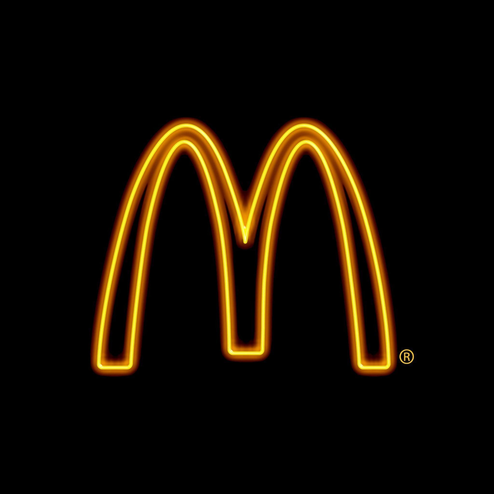 McDonald's-Logo, Neonlicht, Gelbes M, Schwarzer Hintergrund, Full HD Wallpaper