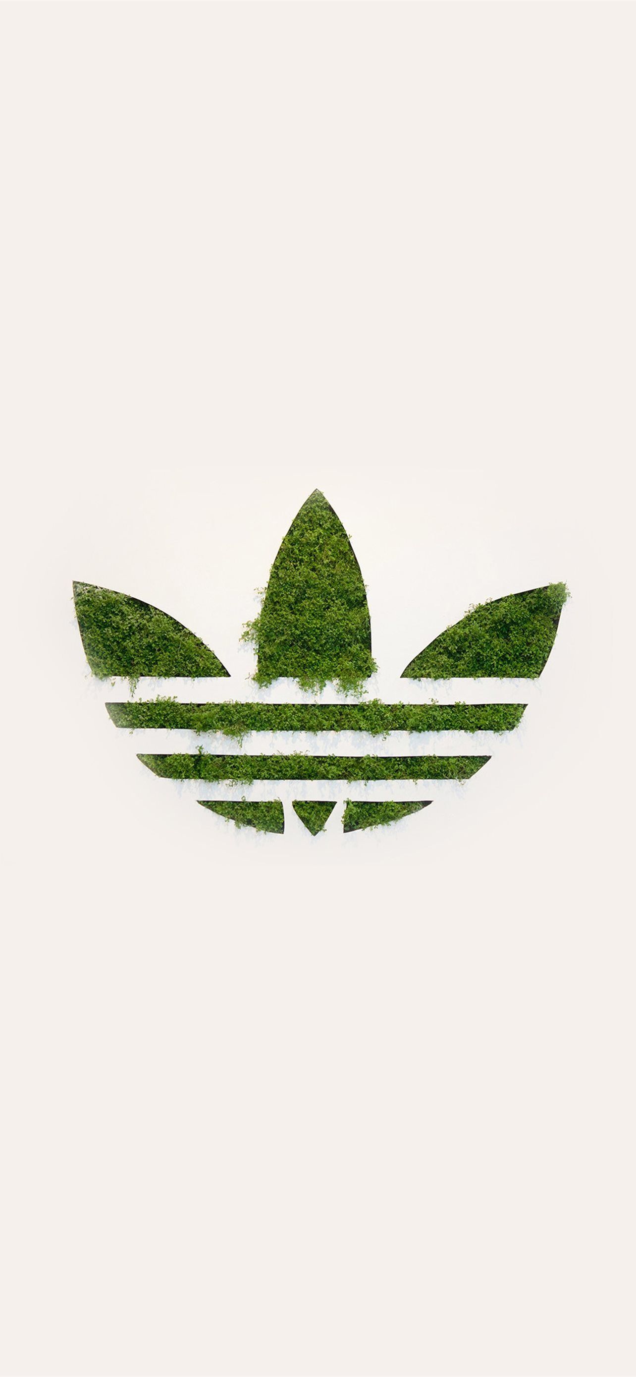 Adidas, Trefoil-Logo, Camouflage, Grünes Logo, Beige, Hochformat, Hintergrundbild fürs Smartphone