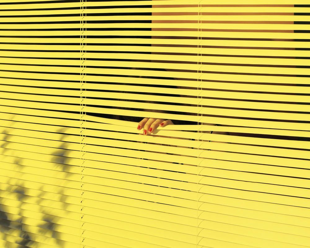 Felix Jaehn, Jalousie, Hand, Gelb, Schatten, Hintergrundbild