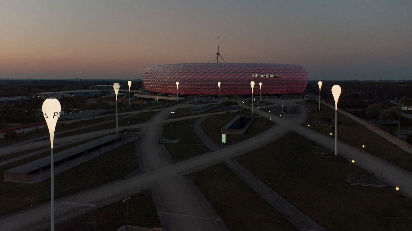 Allianz Arena, Luftaufnahme, Dämmerung, Laternen, Esplanade, HD, Windows-Hintergrundbild