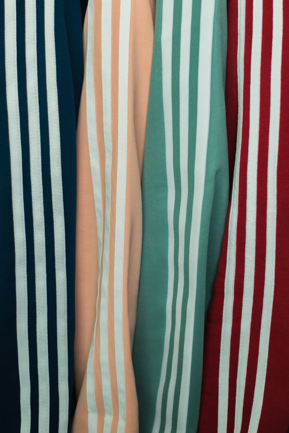 Adidas, Streifen, Stoffbahnen, Grün, Rot, Textil, Hintergrundbild für iPhone und Android