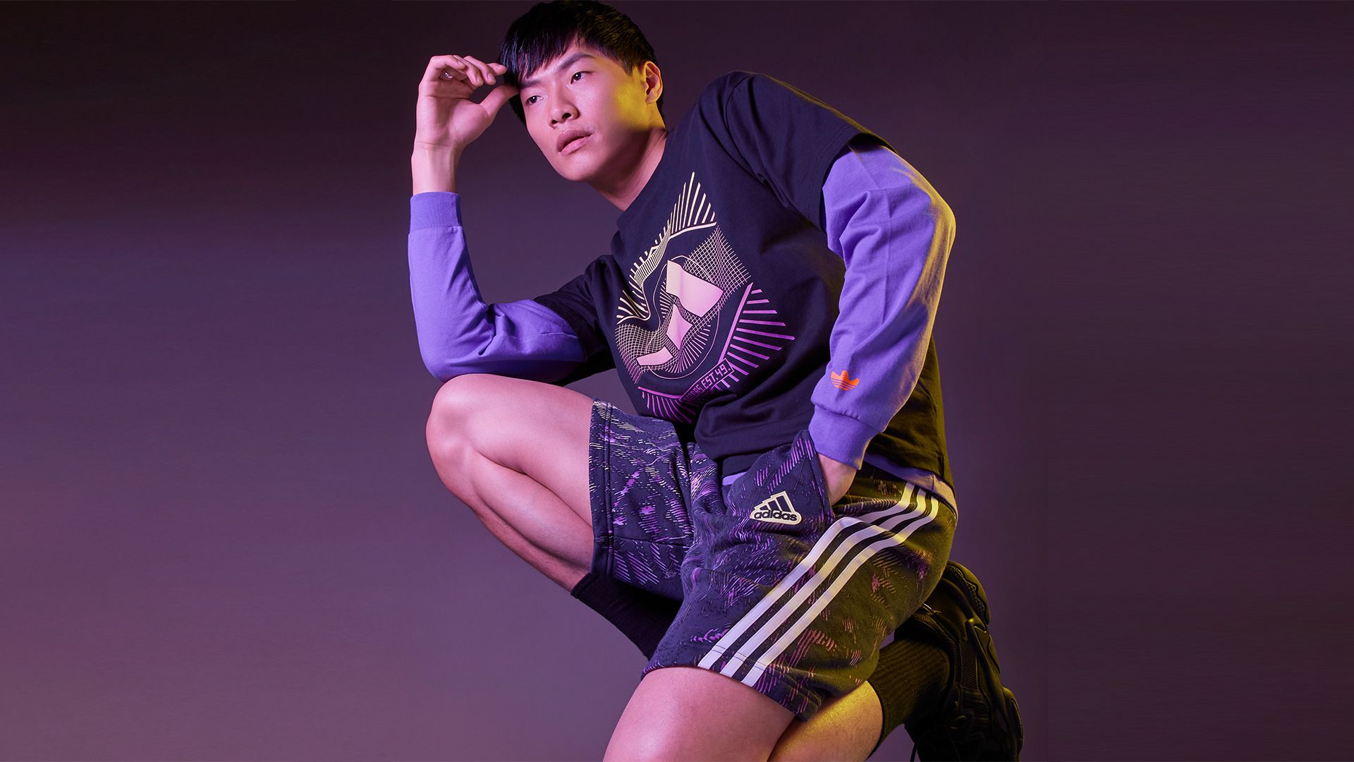 Adidas, Sportbekleidung, Model, Lila Hintergrund, Modefoto, Full HD Wallpaper