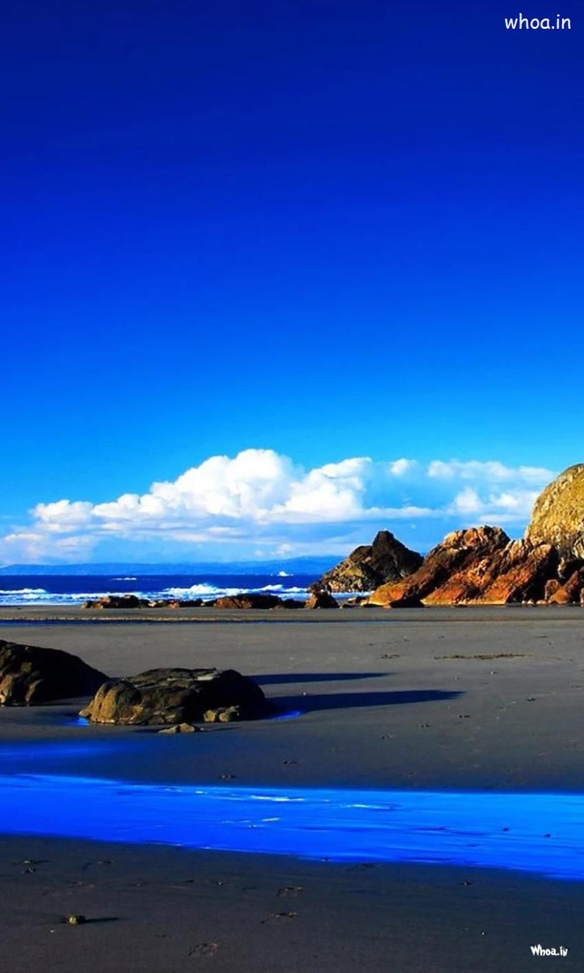 Strand, Felsen, Blauer Himmel, Wolken, Kräftiges Blau, HD, Handy-Hintergrund im Hochformat