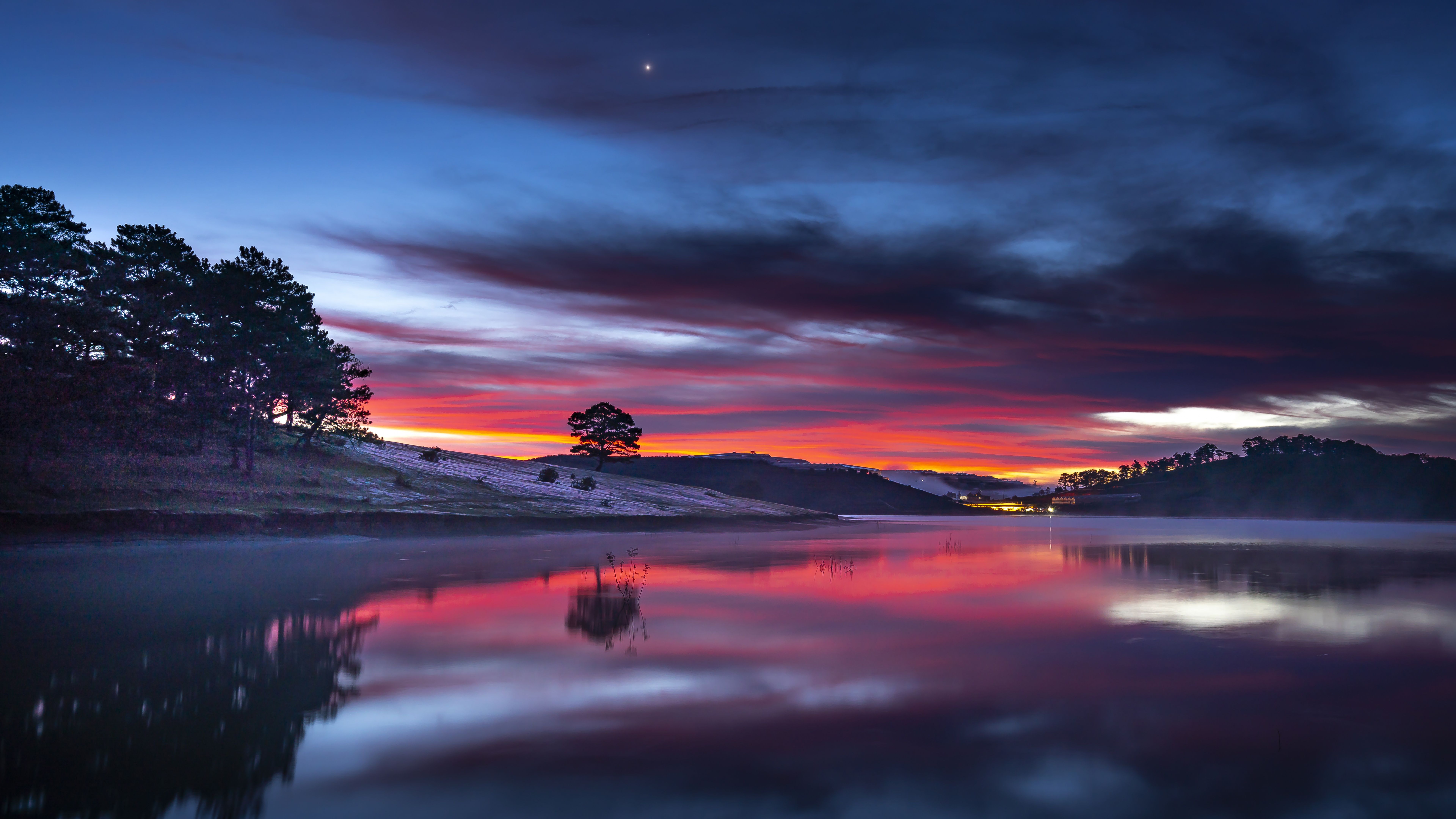 See, Dämmerung, Spiegelung, Bäume, Dramatischer Himmel, 8K 4320p, Desktop-Hintergrundbild
