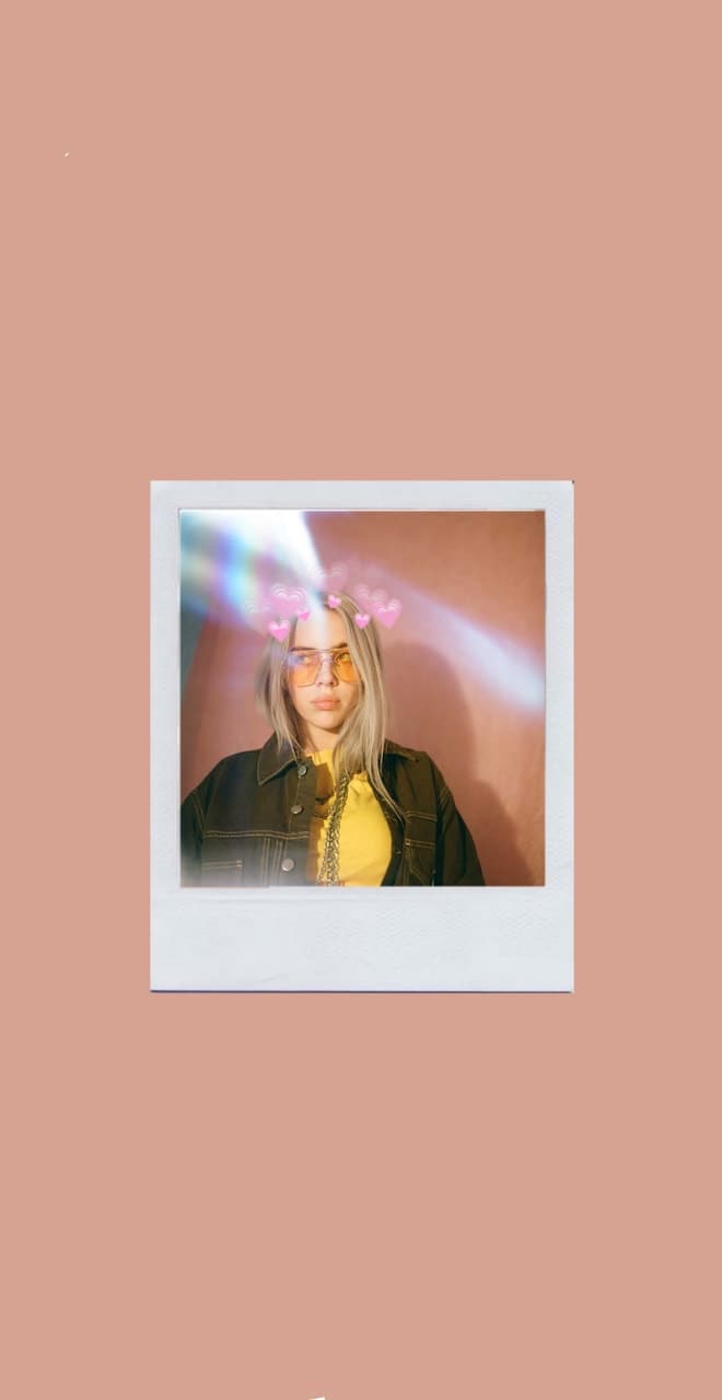 Billie Eilish, Polaroid, Altrosa, Minimalistisch, Hochformat, Hintergrundbild fürs Smartphone