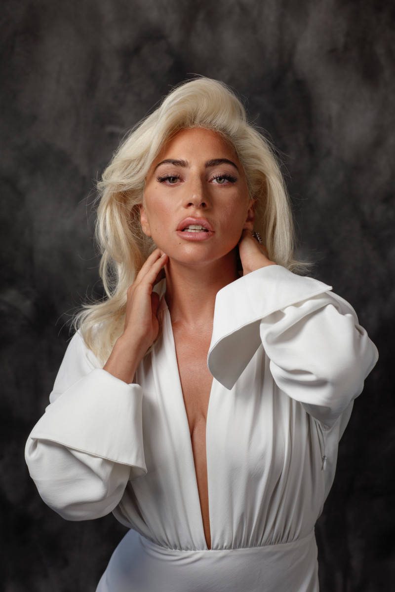 Lady Gaga, Weißes Kleid, Blond, Studioporträt, Elegant, HD, Sperrbildschirm fürs iPhone