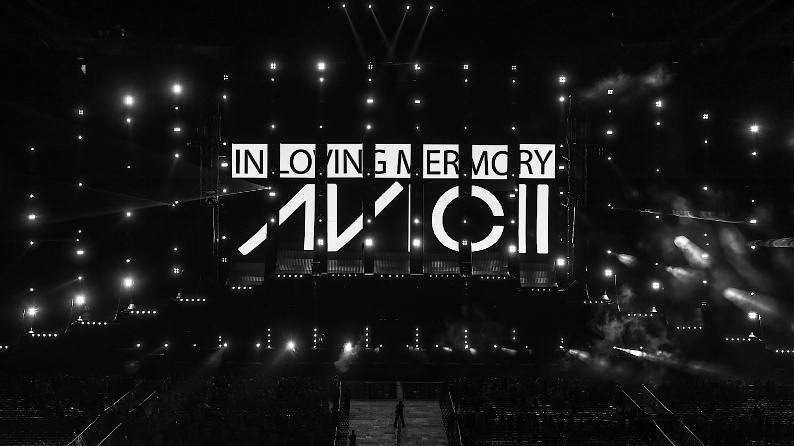 Avicii, Gedenken, Bühne, Konzert, Schwarz-Weiß, 16:9, HD-Hintergrundbild für den Desktop