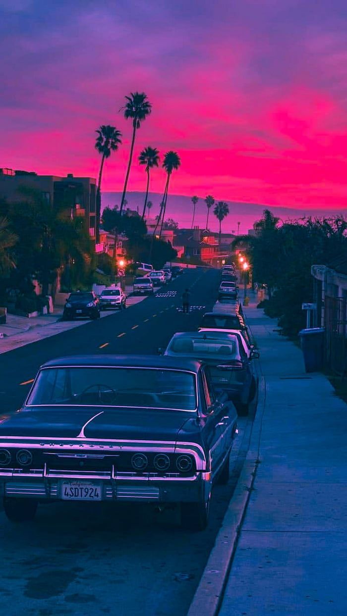 Palmen, Pinker Himmel, Oldtimer, Straße, Retro, Hochformat, Hintergrundbild fürs Smartphone