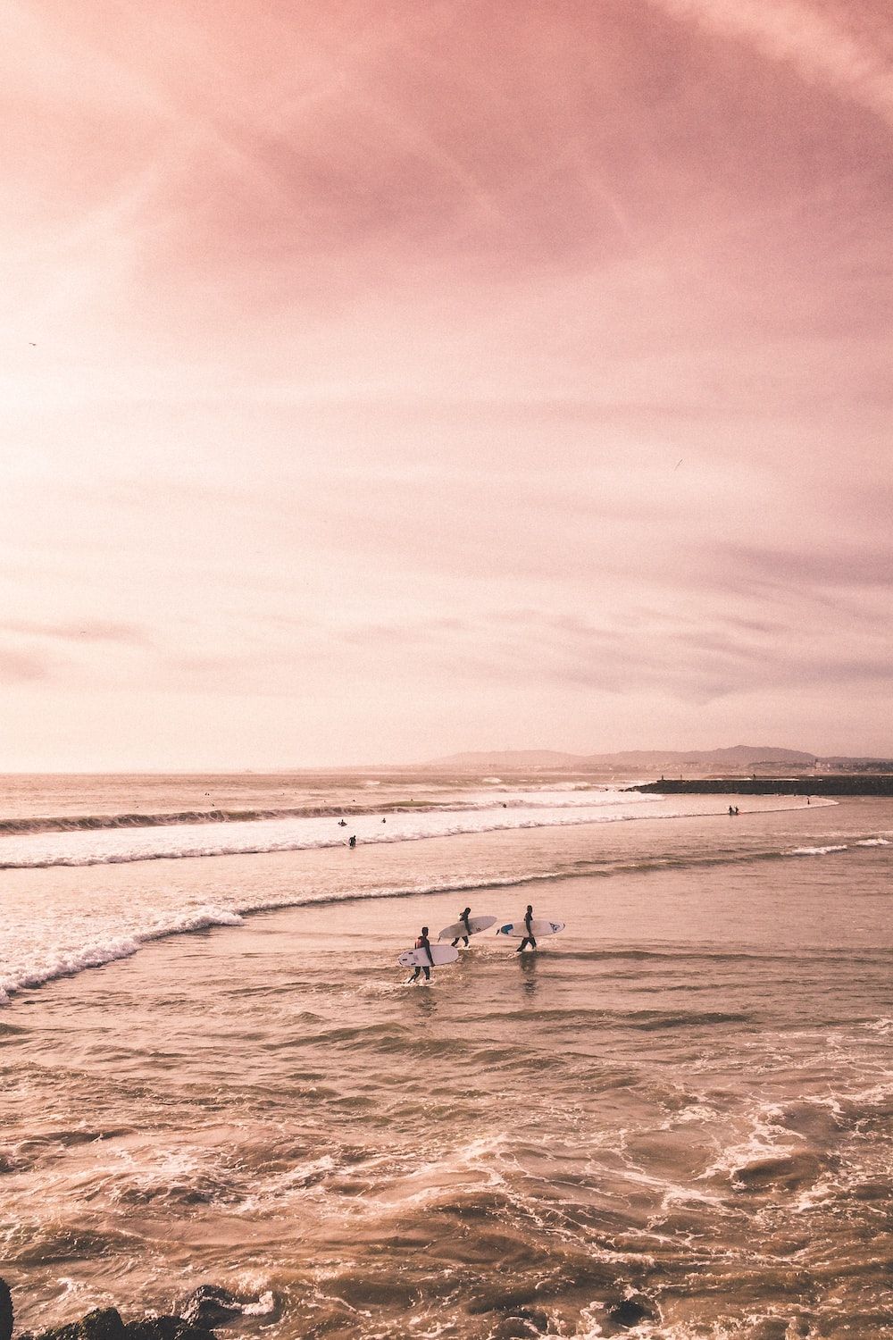Menschen im Wasser, Rosa Himmel, Meer, Pastell, Dunst, HD, Sperrbildschirm fürs iPhone