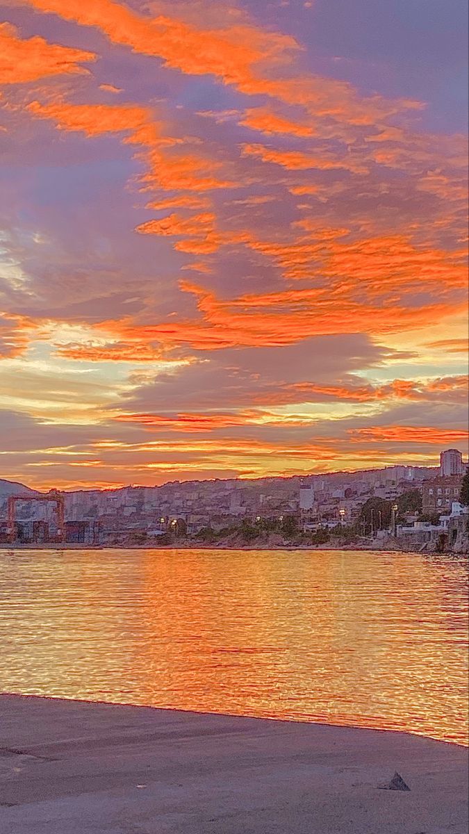 Stadt, Wasser, Wolken, Orange, Spiegelung, Hintergrundbild für iPhone und Android