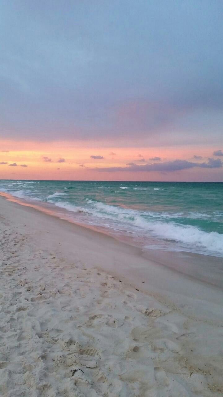 Sandstrand, Sonnenuntergang, Wellen, Pastellhimmel, Fußspuren, Android-Hintergrundbild
