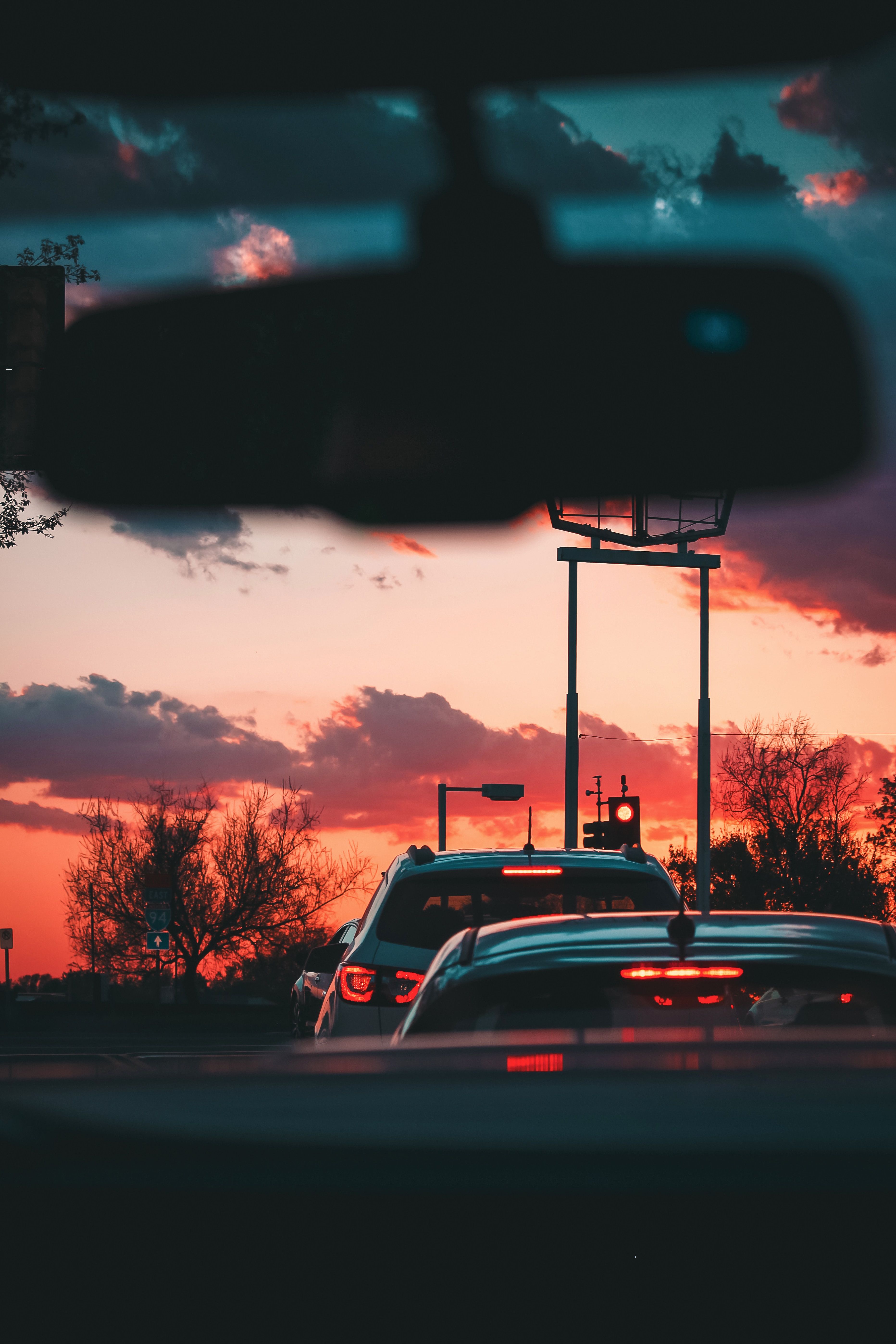 Auto, Rückspiegel, Straße, Abendhimmel, Retro-Filter, QHD+, Hintergrundbild fürs Handy