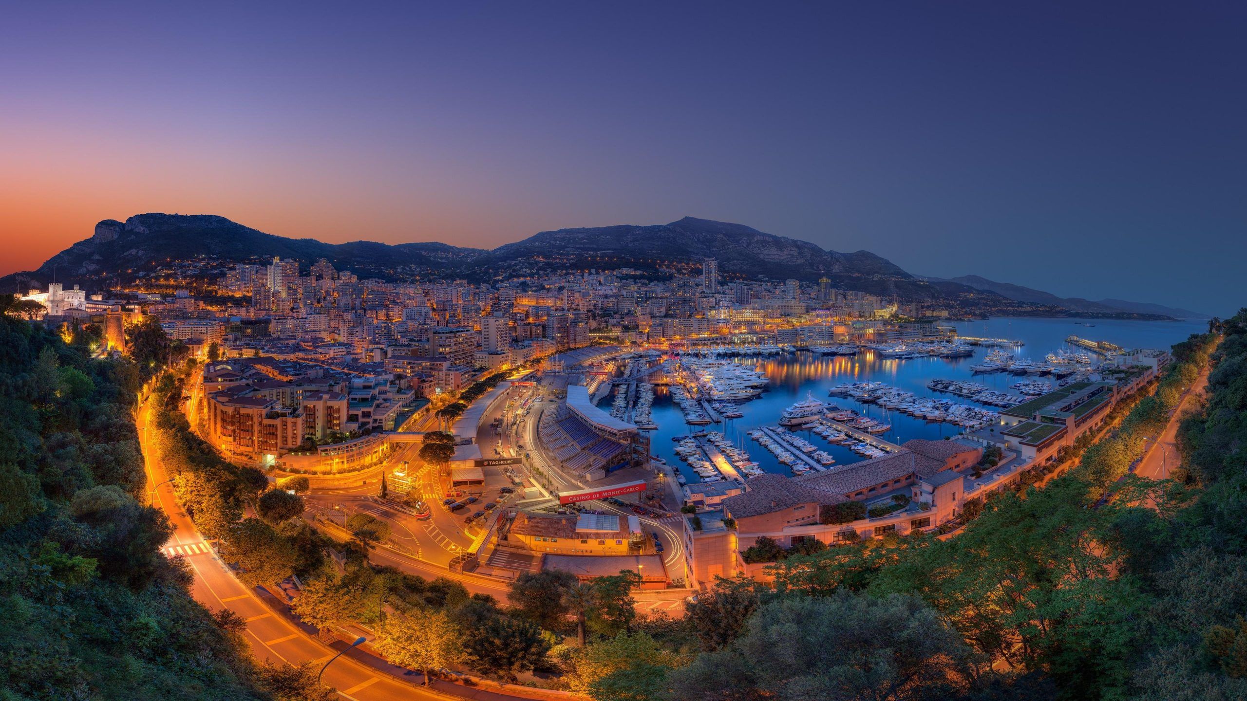 Monaco, Monte-Carlo, Hafen, Stadt bei Nacht, Panorama, 16:9, 2K-Hintergrundbild für den Desktop