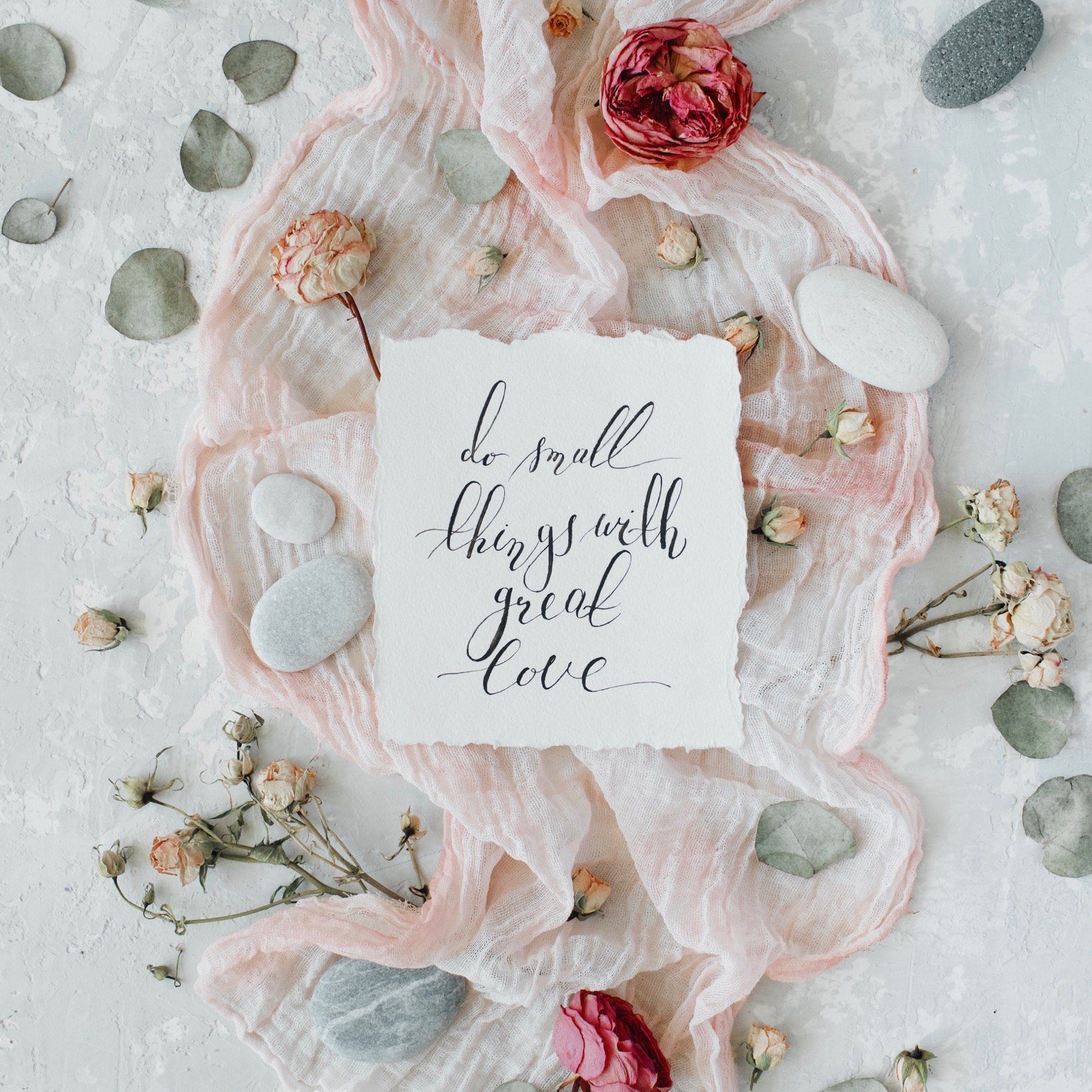 Do small things with great love, Rosen, Eukalyptus, Flatlay, Handschrift, HD, iPad-Hintergrundbild