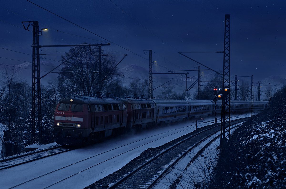 DB Baureihe 218, Diesellok, Personenzug, Schnee, Nacht, Hintergrund