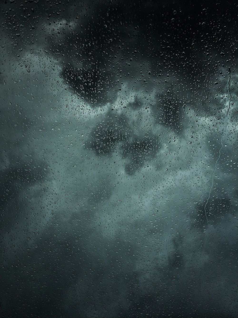 Dunkle Wolken, Sternenhimmel, Nebel, Grau, Düster, HD, iPad-Hintergrundbild
