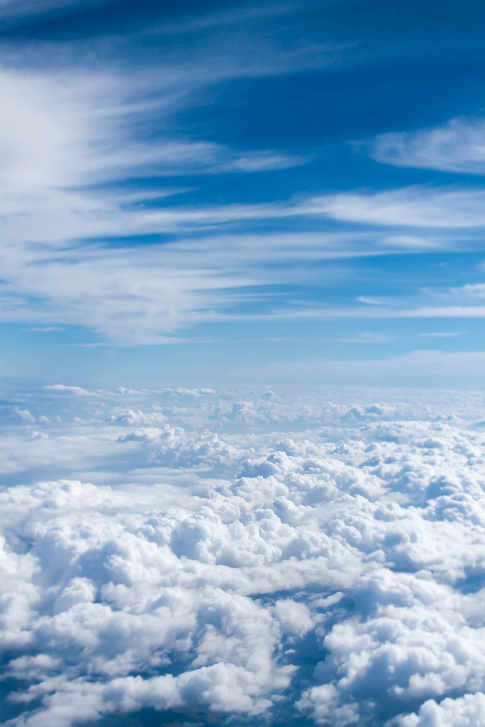 Wolkenmeer, Blauer Himmel, Über den Wolken, Schleierwolken, Hintergrundbild fürs Handy
