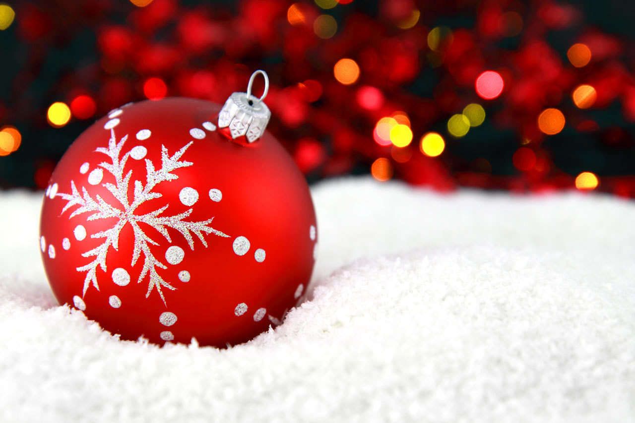 Christbaumkugel, Rote Kugel, Schneeflocke, Schnee, Bokeh, HD, Windows-Hintergrundbild