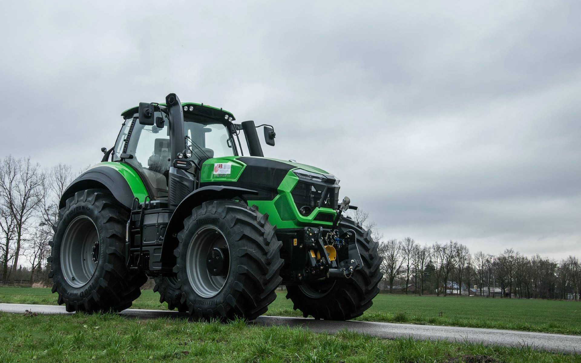 Deutz-Fahr, Traktor, Bewölkter Himmel, Wiese, Grün, 16:10, Full-HD-Hintergrundbild für den Desktop