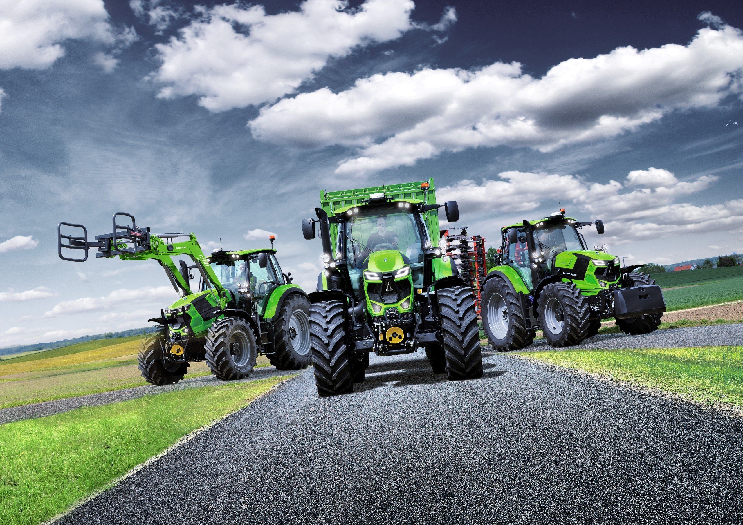 Deutz-Fahr, Traktoren, Frontlader, Landstraße, Wolken, 2K, Hintergrundbild für den PC