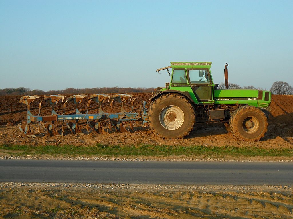 Deutz-Fahr, Traktor, Pflug, Acker, Oldtimer, Hintergrundbild für iPad und Tablet