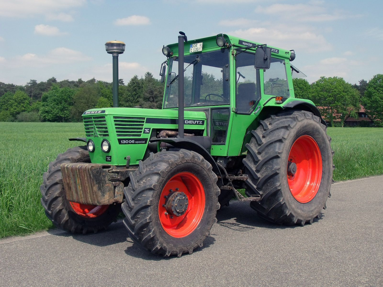Deutz, Traktor, Oldtimer, Rote Felgen, Wiese, HD, Hintergrundbild fürs Tablet