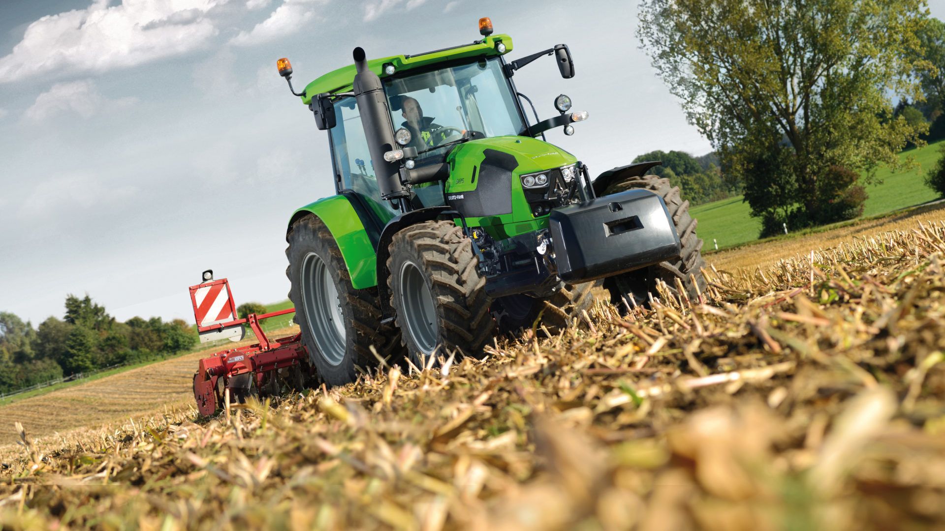 Deutz-Fahr, Traktor, Kreiselegge, Stoppelfeld, Froschperspektive, Full HD, PC-Hintergrundbild