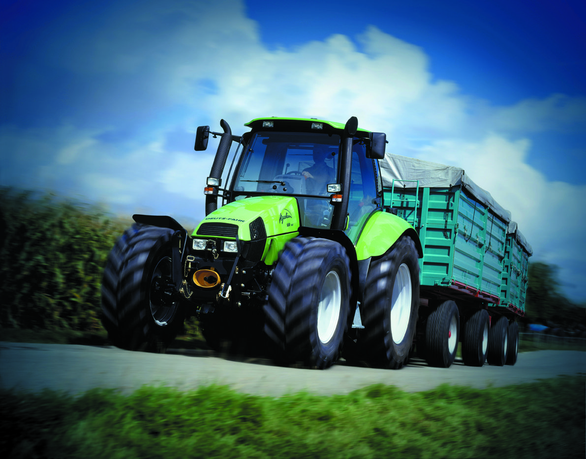 Deutz-Fahr, Traktor, Anhänger, Blauer Himmel, Grün, Hintergrundbild