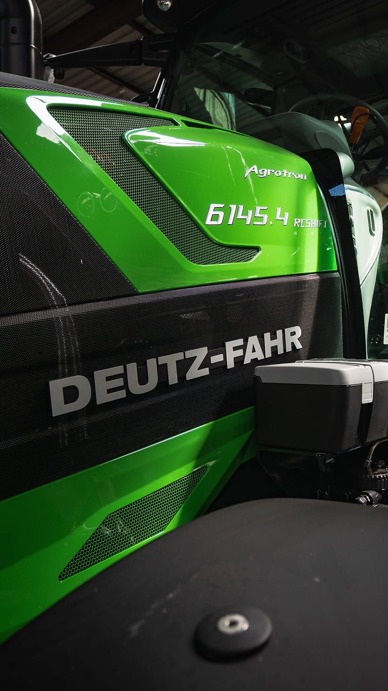 Deutz-Fahr, Motorhaube, Detailaufnahme, Grün, Schriftzug, Sperrbildschirm fürs iPhone