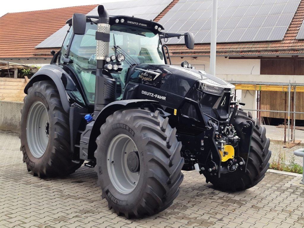 Deutz-Fahr, Traktor, Schwarz, Bauernhof, Pflaster, Hintergrundbild für iPad und Tablet
