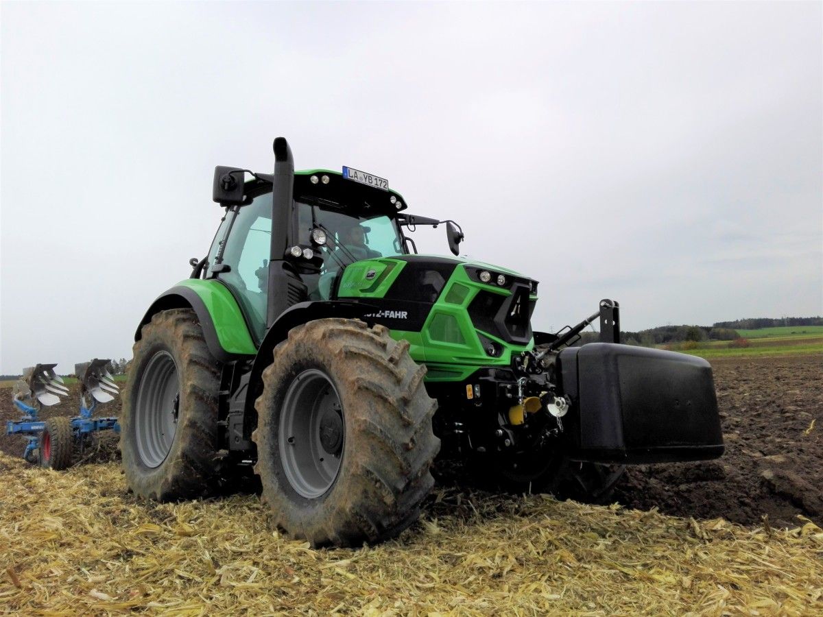 Deutz-Fahr, Traktor, Frontgewicht, Acker, Bewölkt, Hintergrundbild für iPad und Tablet
