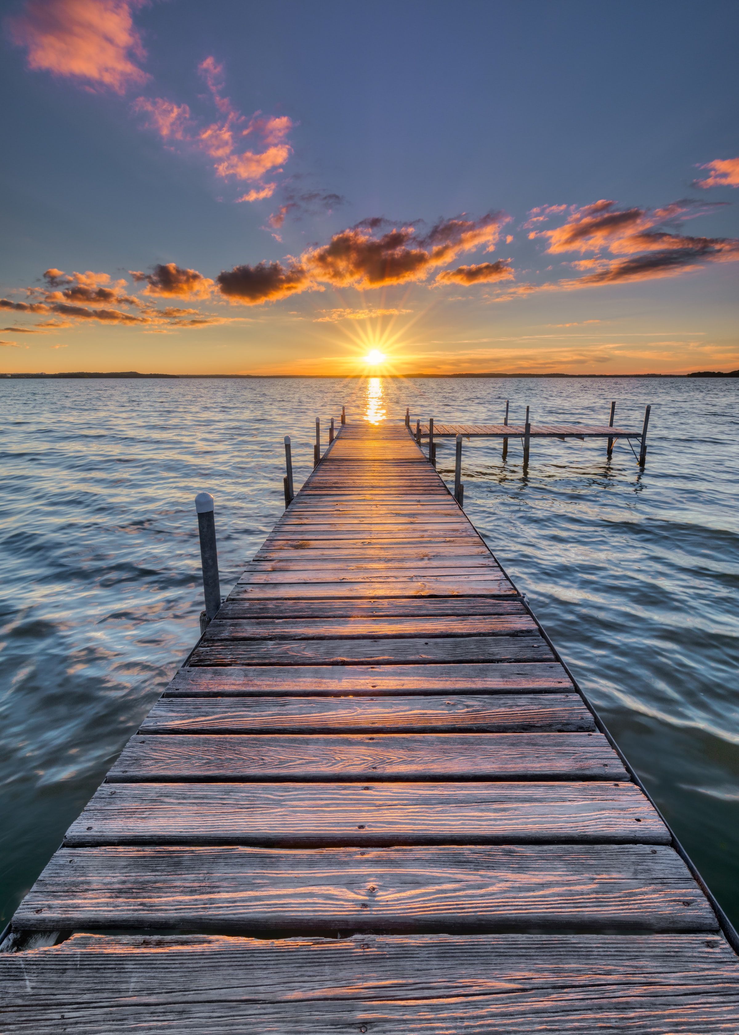 Holzsteg, Sonnenuntergang, Meer, Wolken, Hochformat, Hintergrundbild für iPad und Tablet