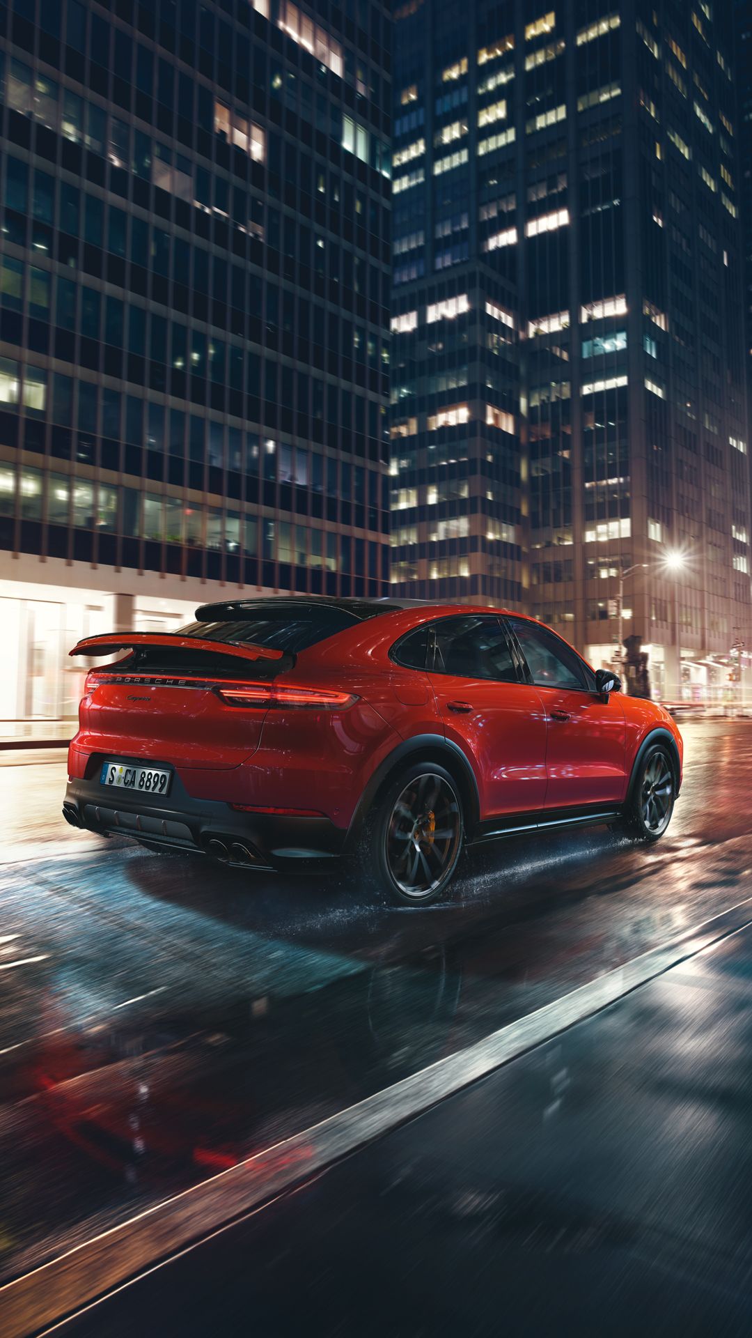 Porsche Cayenne Coupé, SUV, Rot, Stadt bei Nacht, Regen, Hochformat, Full HD, Handy-Hintergrundbild
