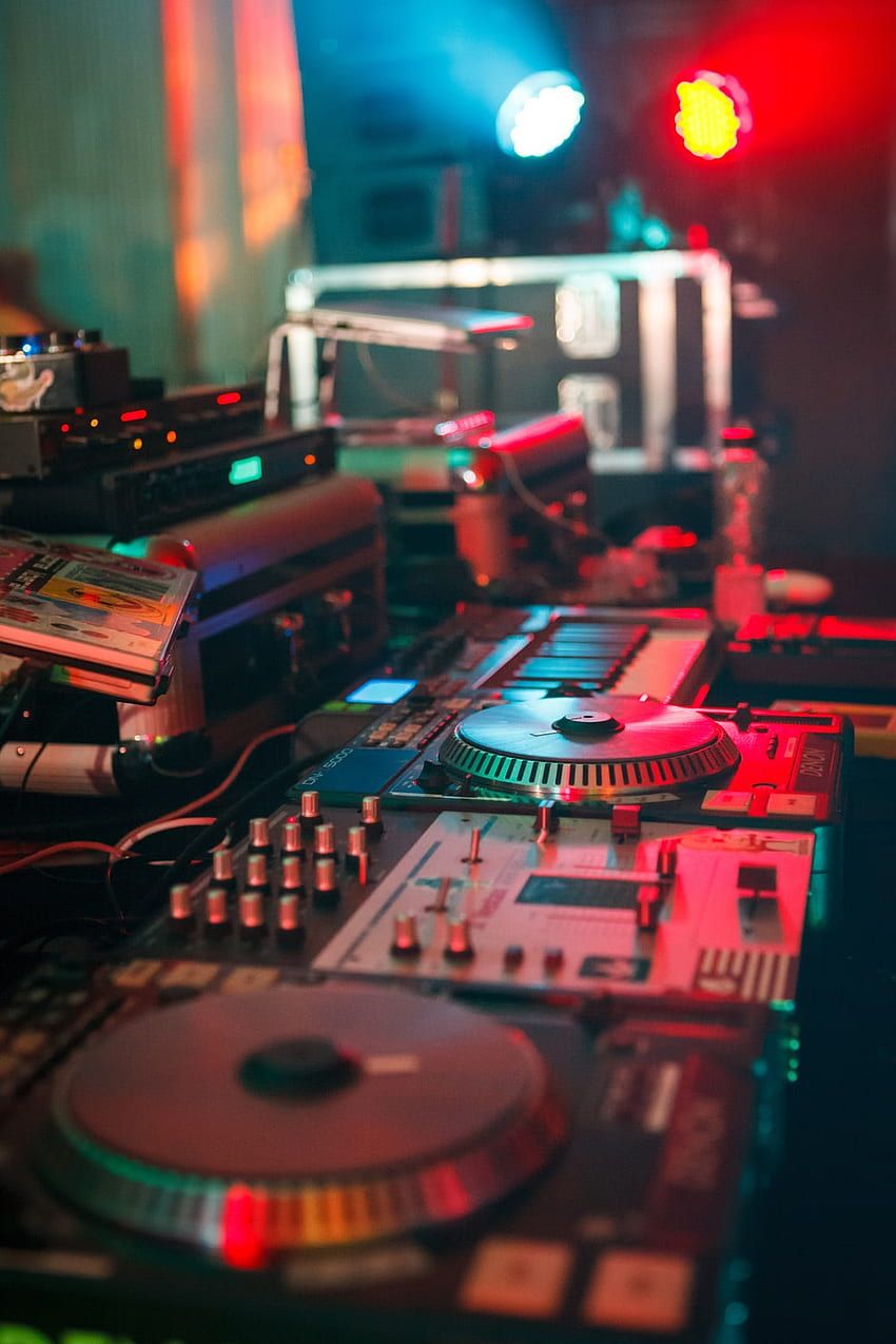 DJ-Equipment, Studio, Rotes Licht, Mischpult, Plattenspieler, HD, Handy-Hintergrund