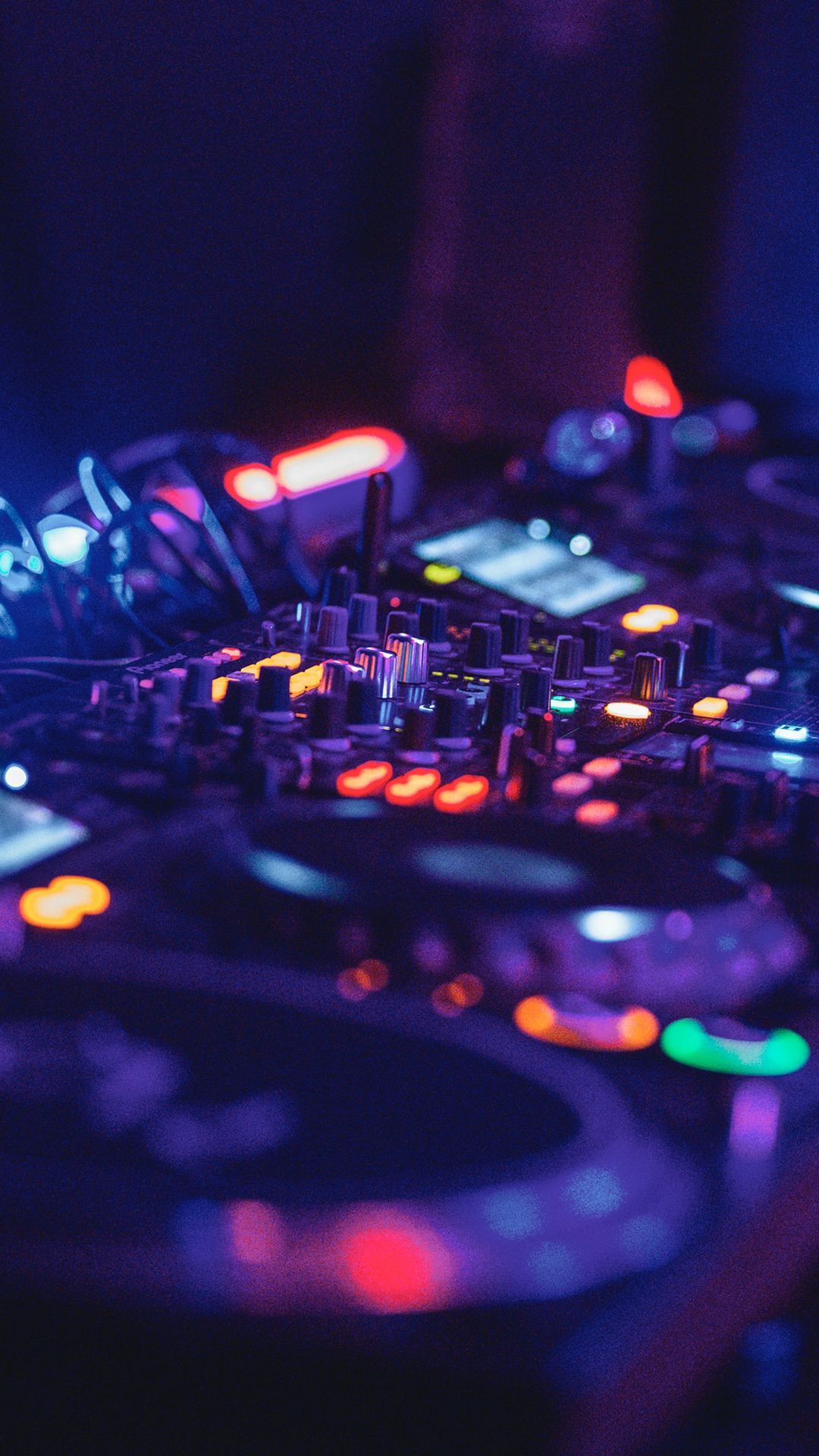 DJ-Controller, Bokeh, Lila Licht, Dunkel, Hochformat, Full HD, Sperrbildschirm fürs iPhone