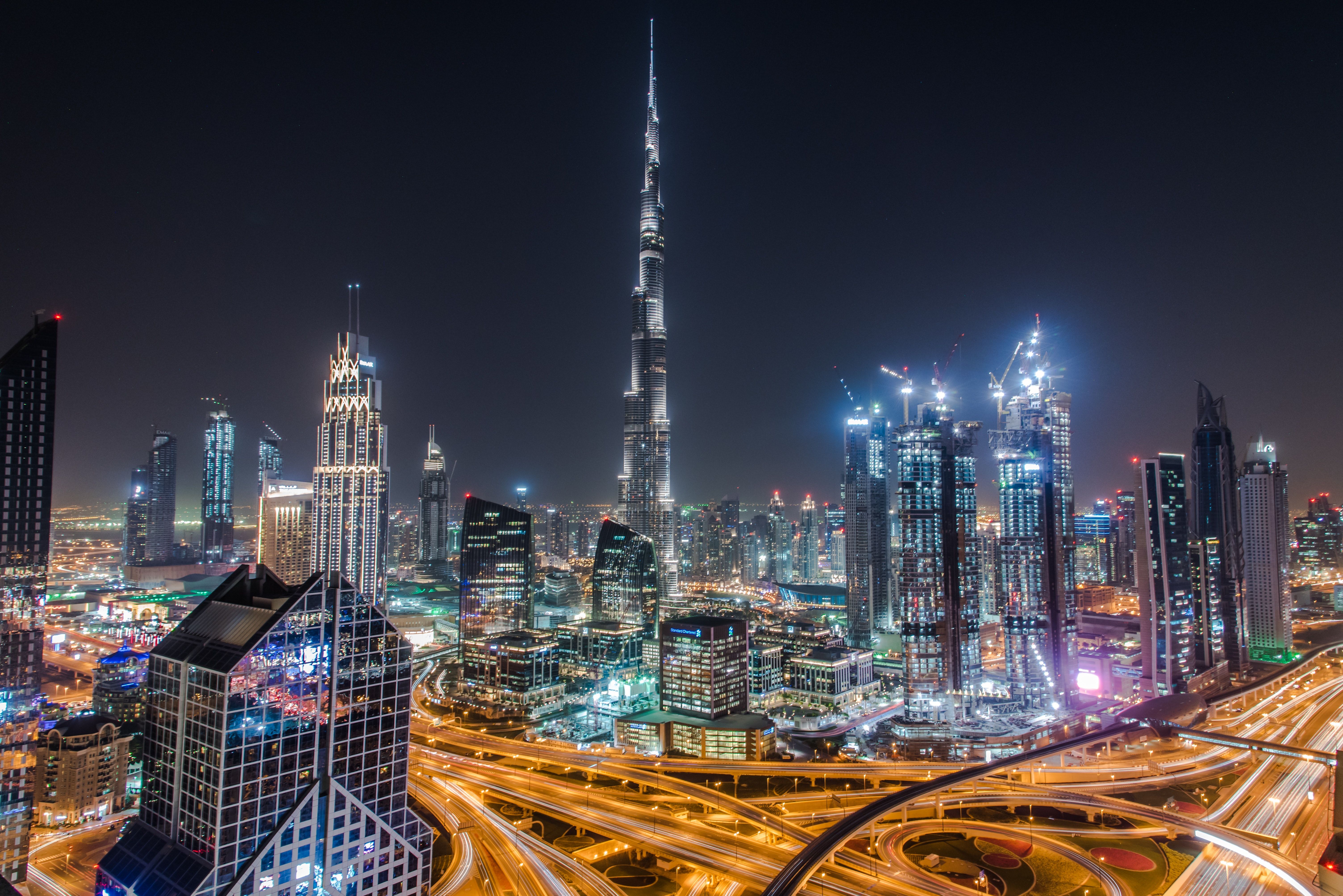 Burj Khalifa, Downtown Dubai, Dubai, Skyline, Nacht, Lichtspuren, Autobahnkreuz, 6K-Desktop-Hintergrund