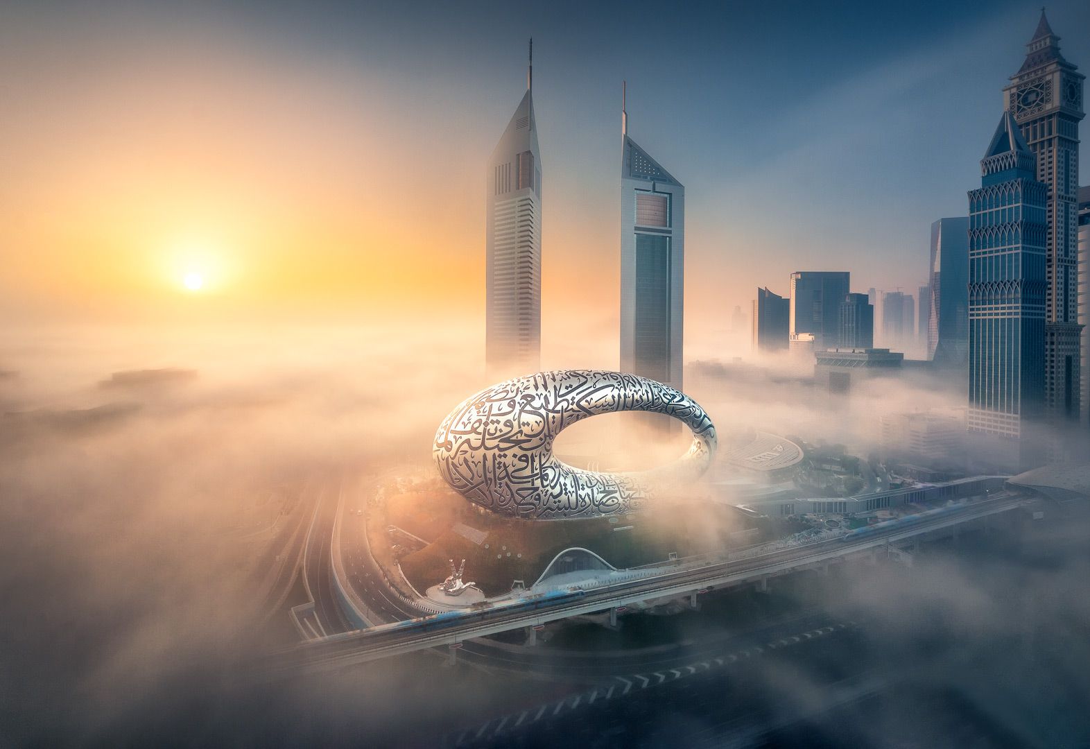 Museum of the Future, Emirates Towers, Dubai, Nebel, Sonnenaufgang, Wolkenkratzer, HD-PC-Hintergrundbild