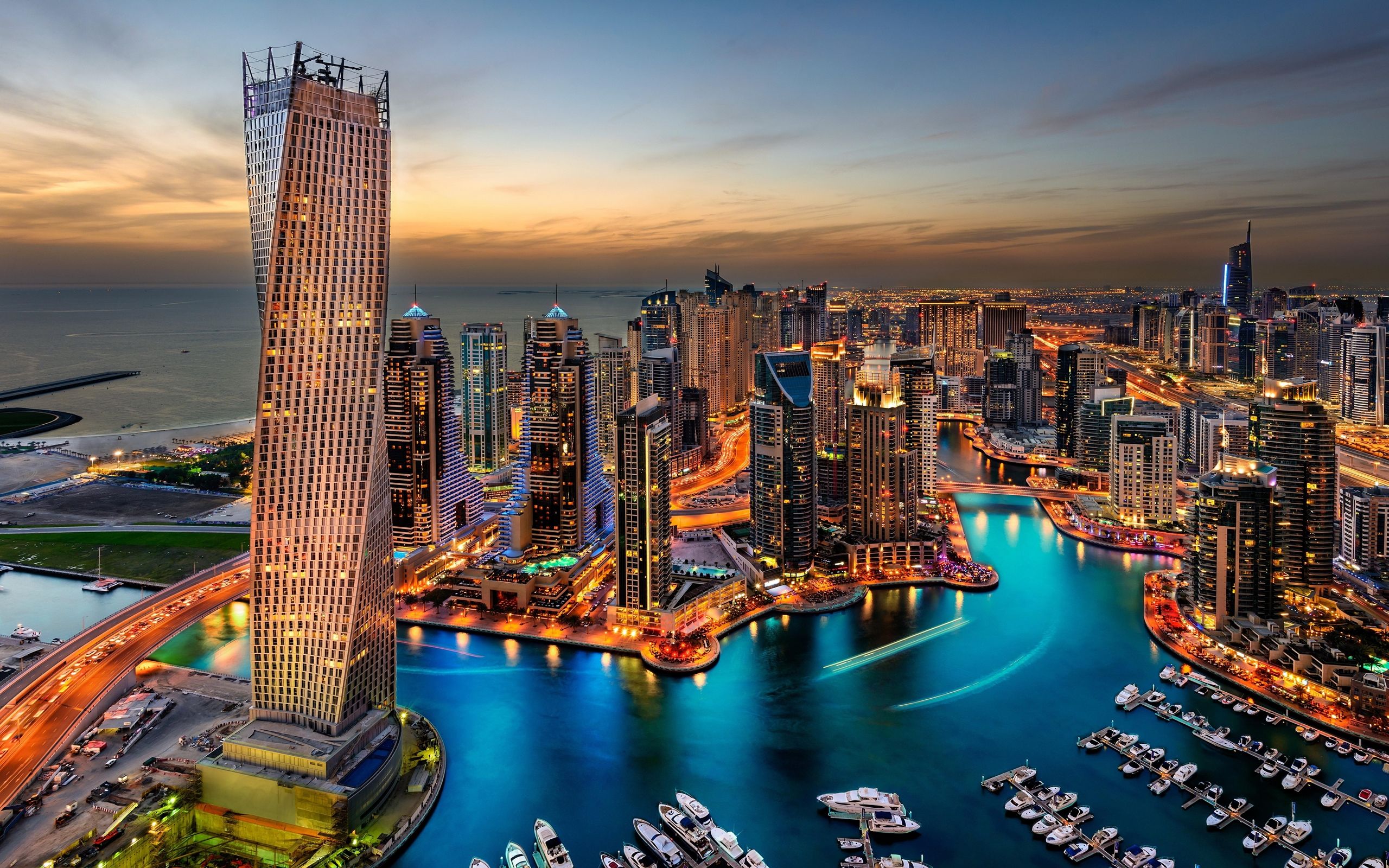 Cayan Tower, Dubai Marina, Dubai, Wolkenkratzer, Abenddämmerung, Yachthafen, Vogelperspektive, 2K Wallpaper