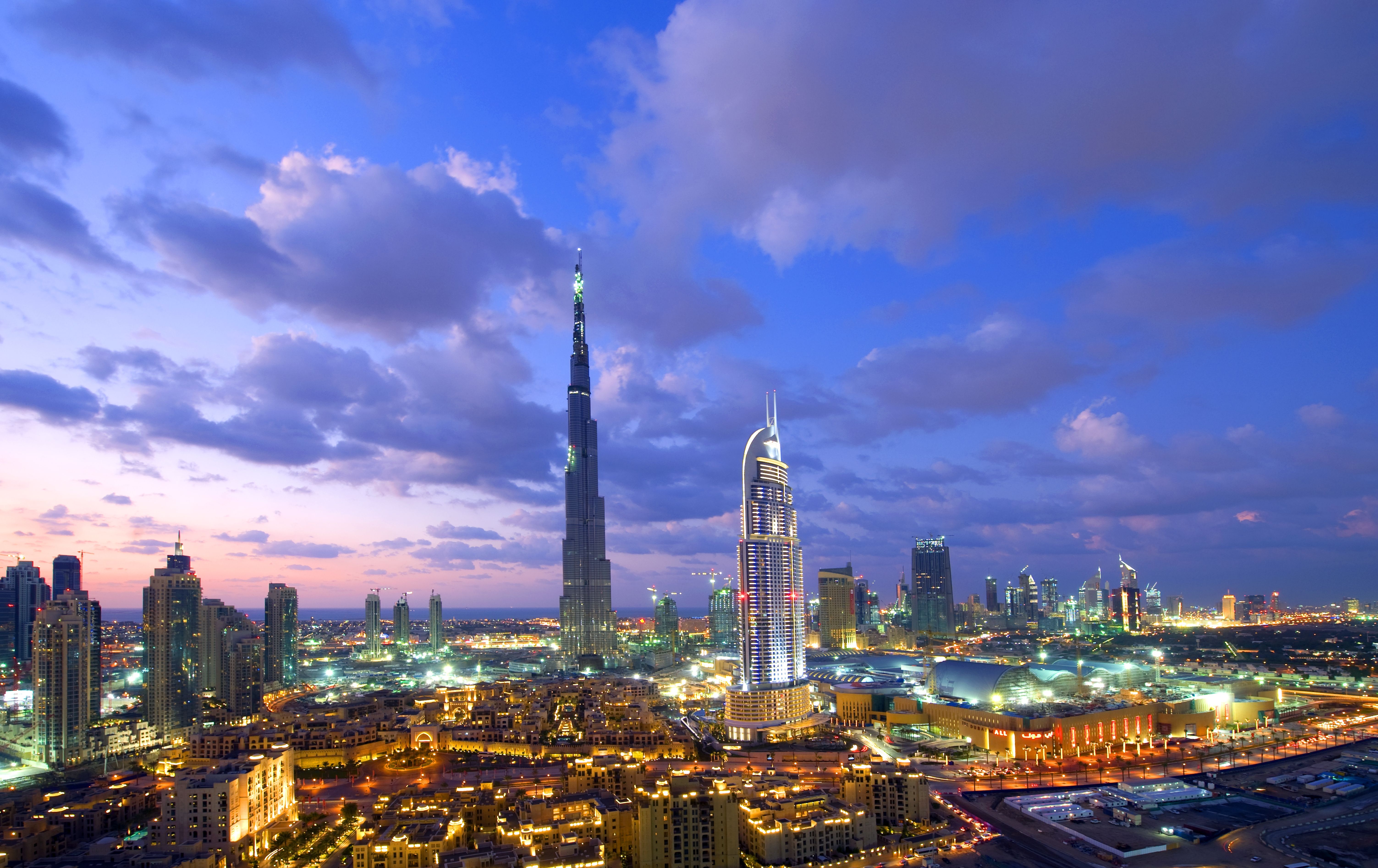 Burj Khalifa, The Address Downtown, Dubai, Skyline, Wolken, Blaue Stunde, 6K, PC-Hintergrundbild