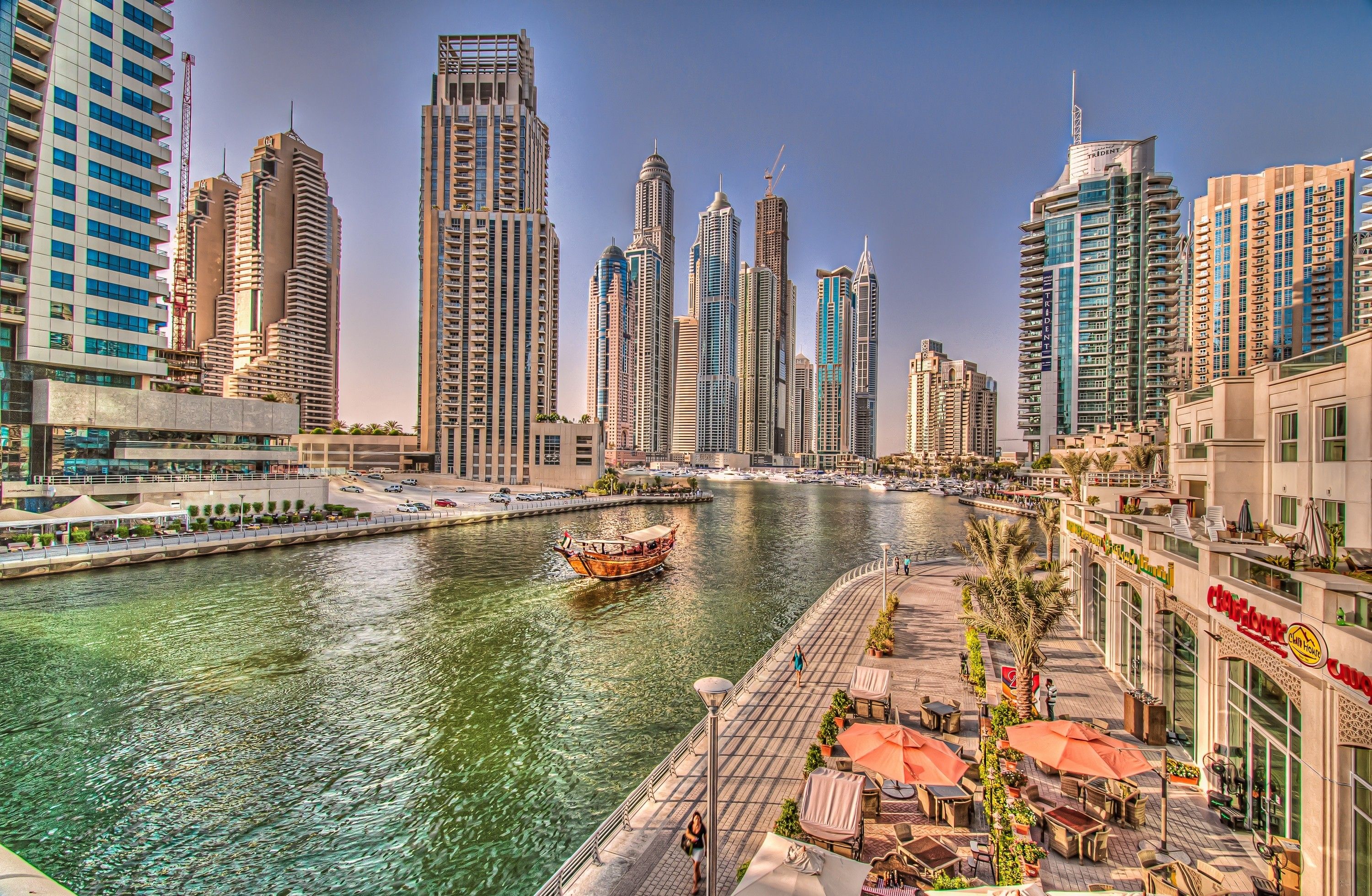 Dubai Marina, Dubai, Wolkenkratzer, Kanal, Promenade, Dhau, Tag, 2K-Hintergrundbild für PC