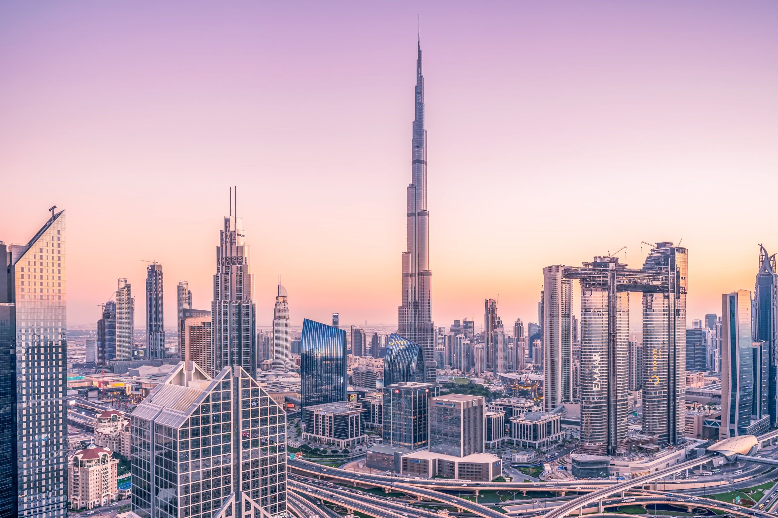 Burj Khalifa, Dubai, Skyline, Rosa Himmel, Dämmerung, Wolkenkratzer, 2K, Laptop-Hintergrundbild