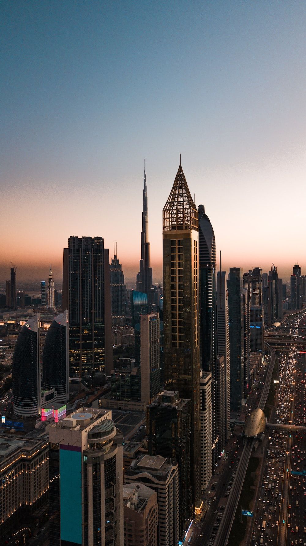 Dubai, Wolkenkratzer, Dämmerung, Hochformat, Skyline, HD, Sperrbildschirm fürs iPhone